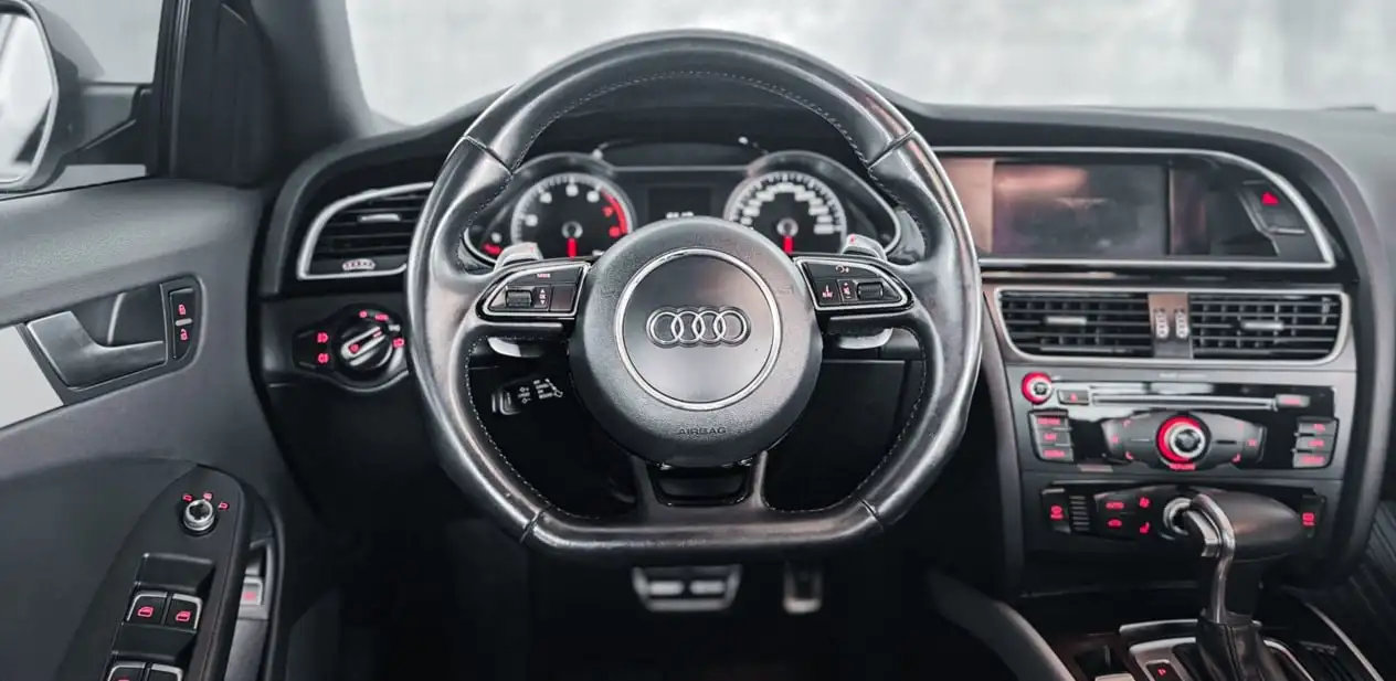 Продажа Audi A4 2015 года - Легковые автомобили (Авто) в Оренбург