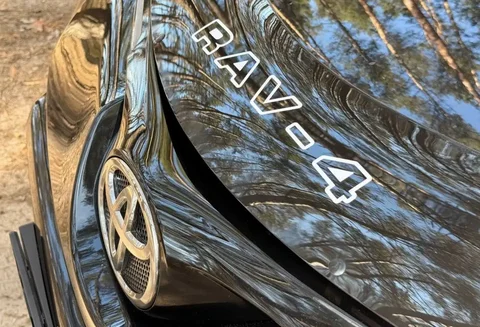 Продам Toyota RAV4 2018 - Авто в Оренбург