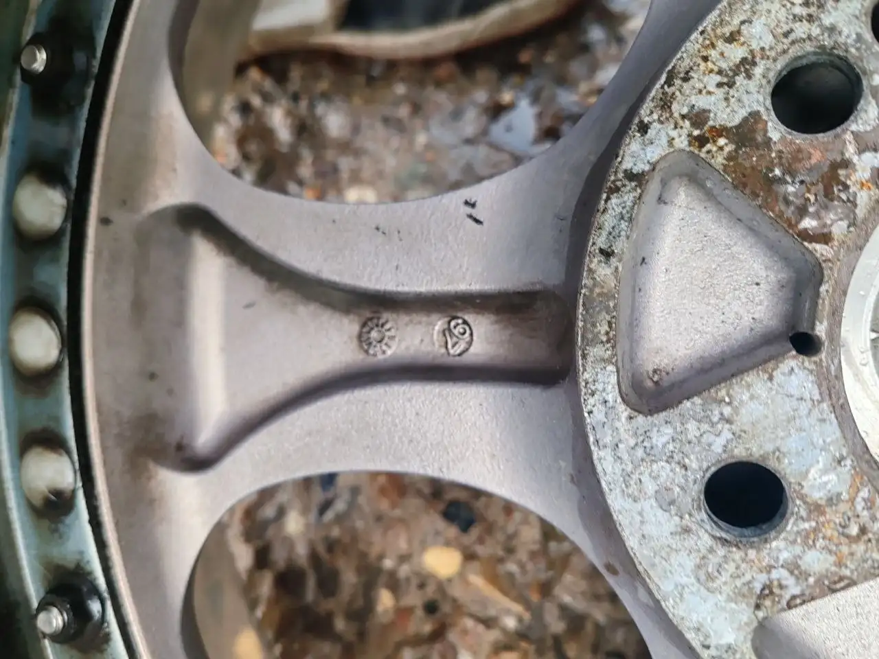 Диски R18 215/35 разболтовка 5*114.3 после правки - Диски (Авто) в Оренбург