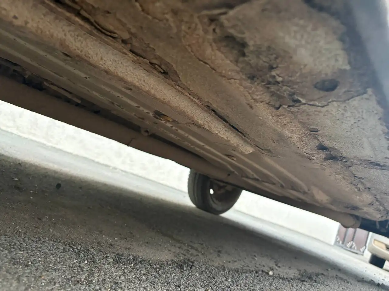 Автомобиль 2011 года с незначительными техническими проблемами - Авто в Оренбург