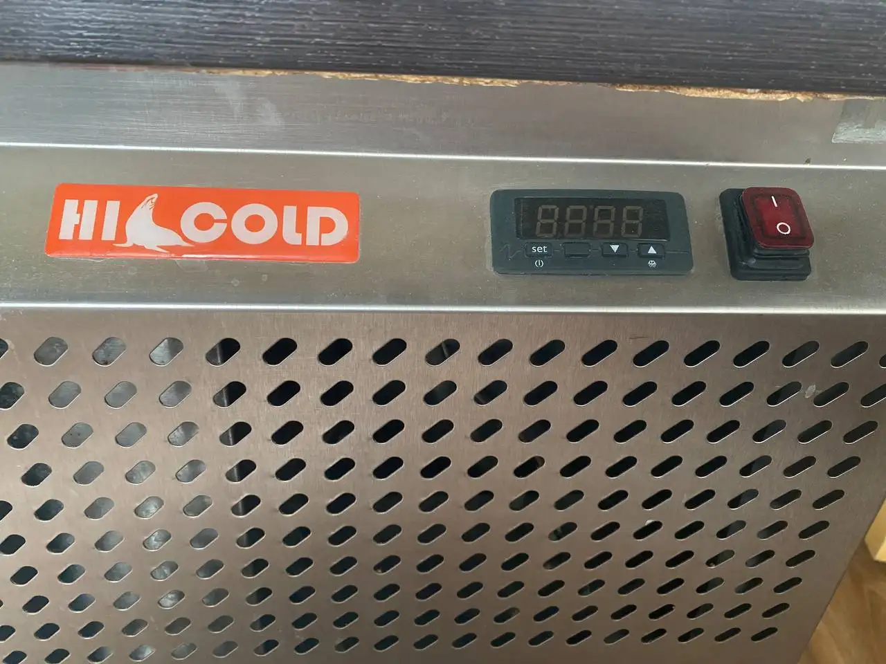 Продам холодильный стол Hicold GN 11/TN - Торговое оборудование (Готовый бизнес и оборудование) в Оренбург