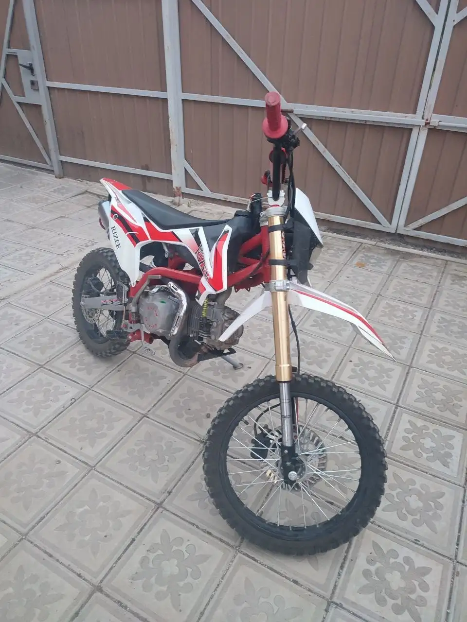 Питбайк Rizee 140 кубов с подарками - Мотоциклы (Авто) в Оренбург