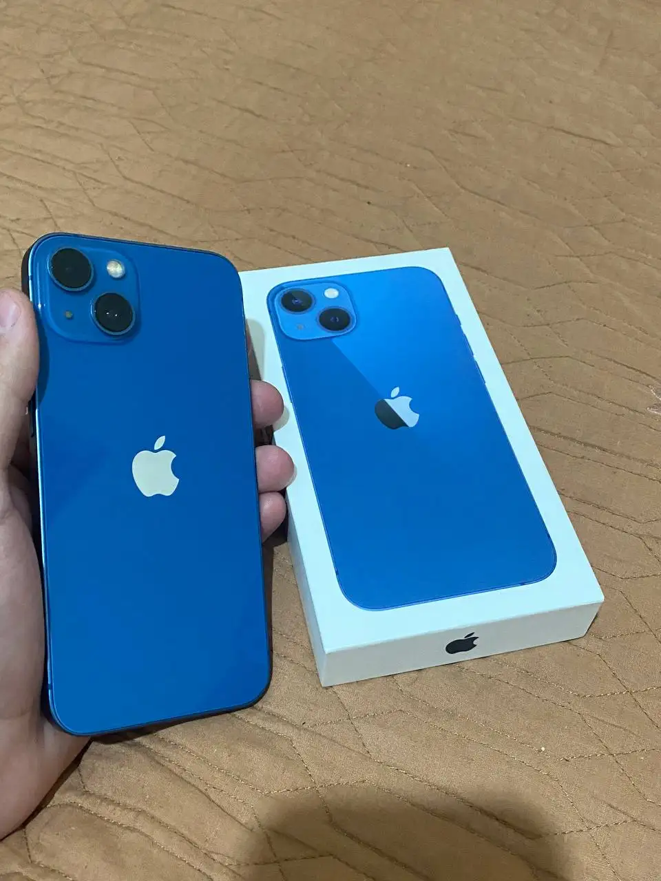 iPhone 13 128GB Blue в отличном состоянии - Телефоны (Электроника) в Оренбург