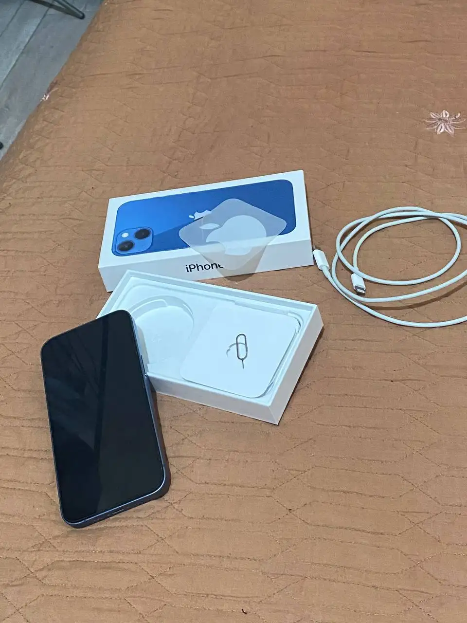 iPhone 13 128GB Blue в отличном состоянии - Телефоны (Электроника) в Оренбург