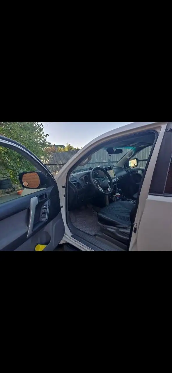 Продажа Toyota Land Cruiser Prado 2011 года - Внедорожники (Авто) в Оренбург