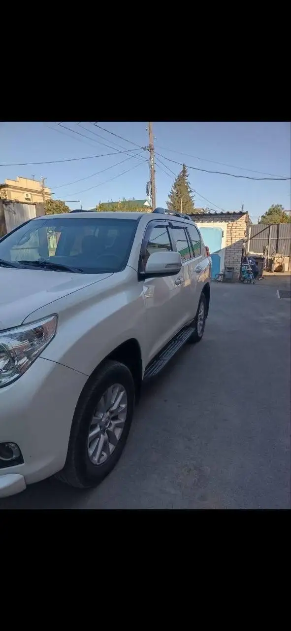 Продажа Toyota Land Cruiser Prado 2011 года - Внедорожники (Авто) в Оренбург