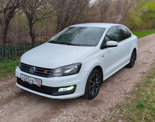 Volkswagen Polo Sedan 2015 - Легковые авто в Стерлитамак