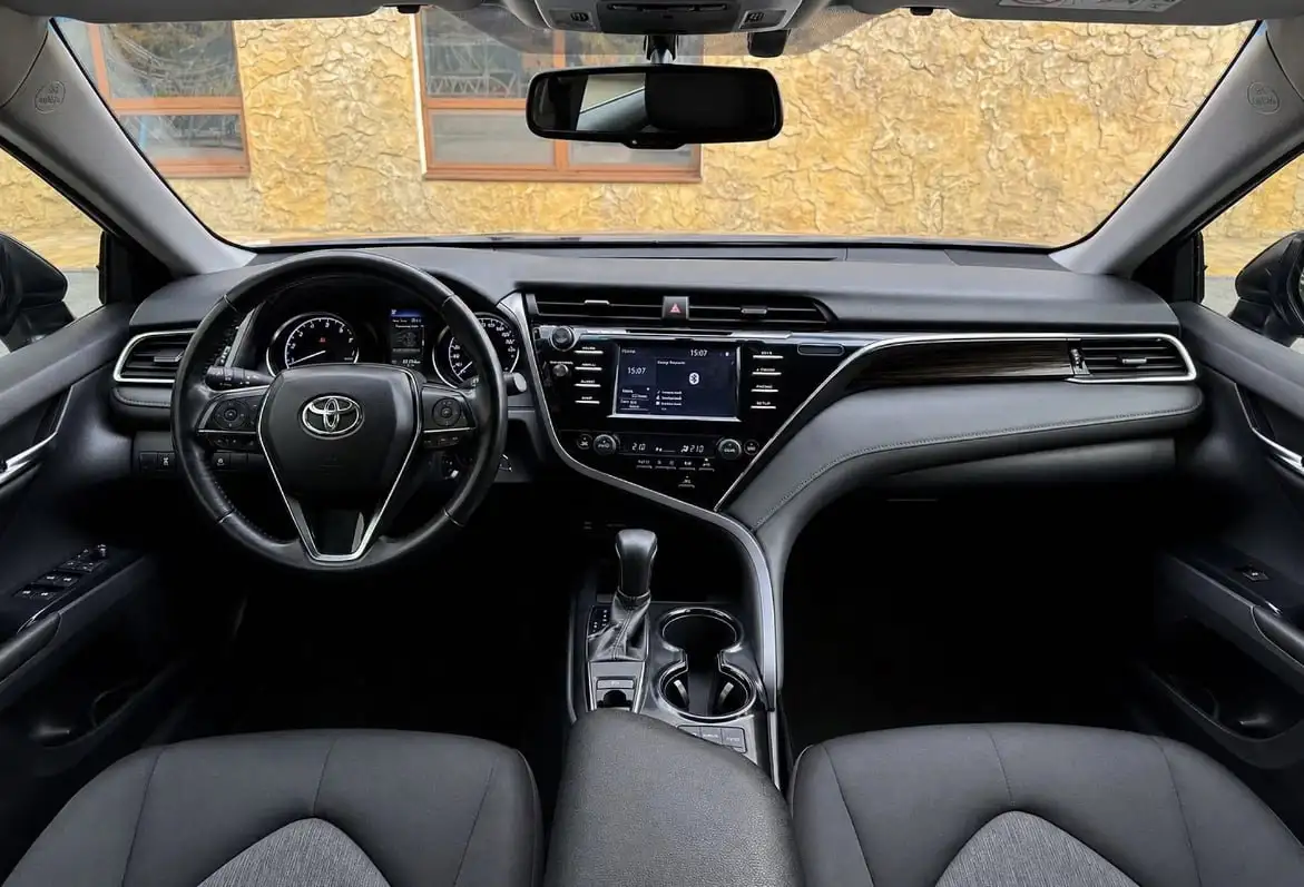 Toyota Camry 2018 в хорошем состоянии - Легковые автомобили (Авто) в Оренбург