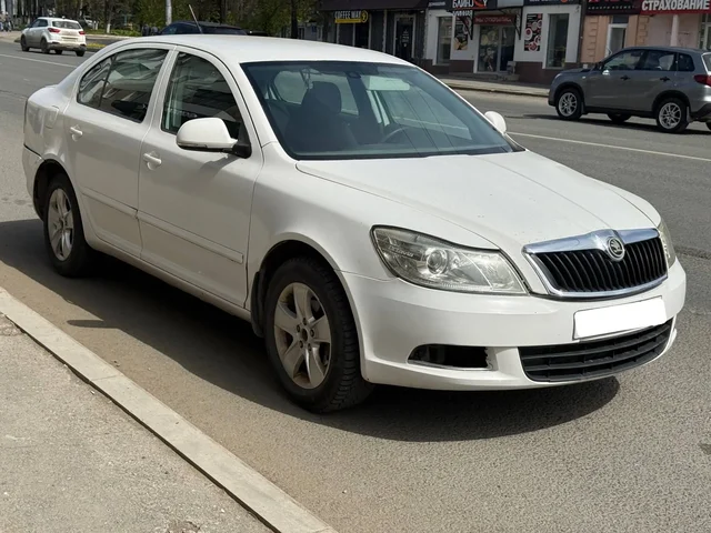 Skoda Octavia 2013, 1.6 автомат - ВАЗ 2107 в Уфа