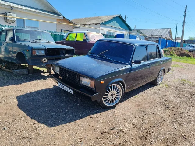 ВАЗ 2107 в хорошем состоянии - Lexus ES в Оренбург