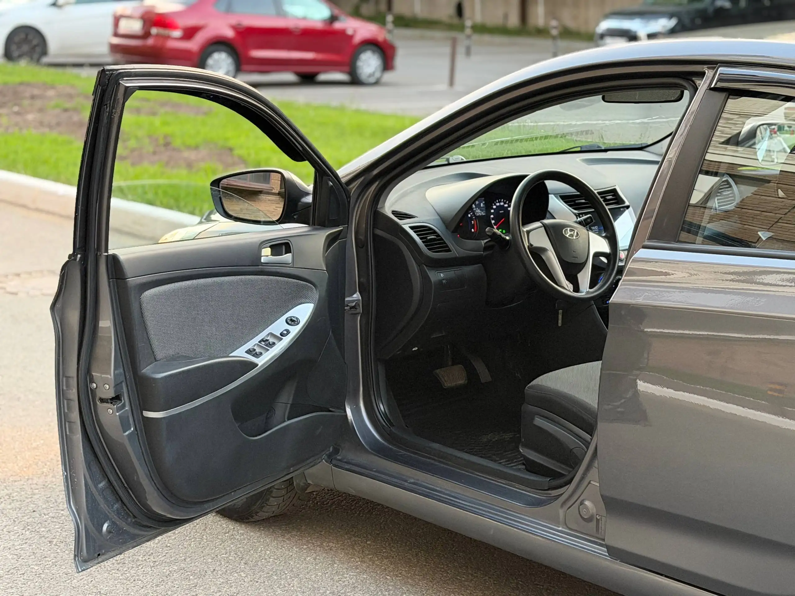 Hyundai Solaris 2011 1.6 АВТОМАТ - Легковые автомобили (Авто) в Казань
