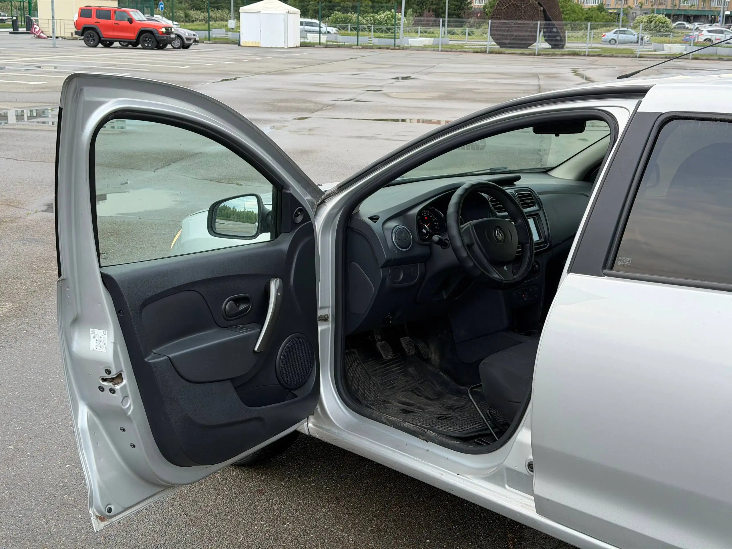Renault Logan 2019 1.6 - Легковые автомобили (Авто) в Казань