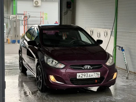 Hyundai Solaris 1.6 AT 2012 - Легковые автомобили в Оренбург
