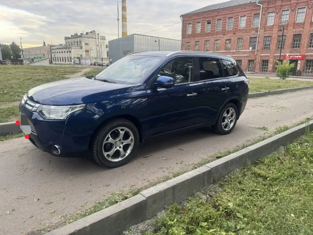 Мицубиси Аутлендер 3 рест 2014 - Легковые автомобили (Авто) в Оренбург