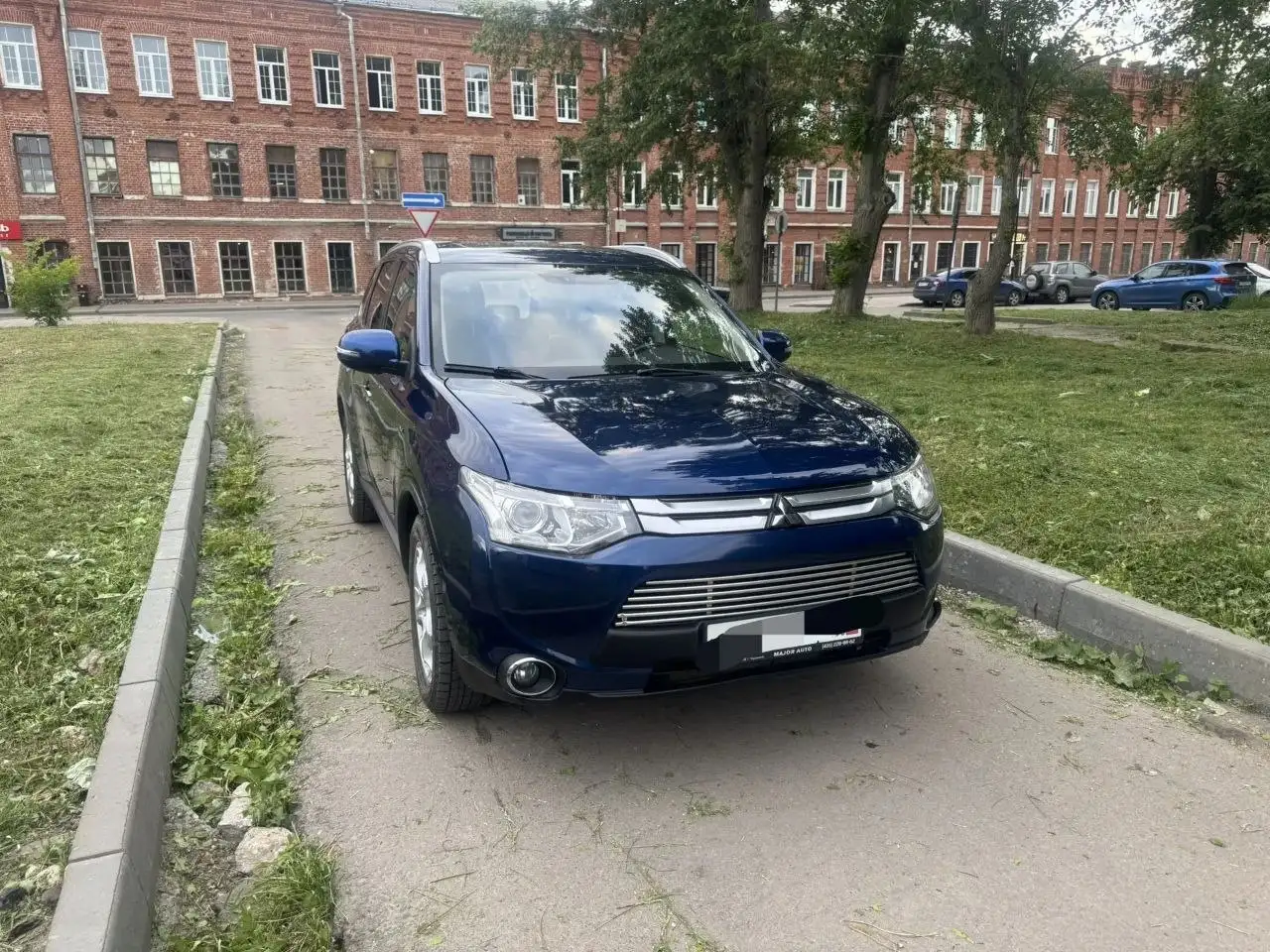 Мицубиси Аутлендер 3 рест 2014 - Легковые автомобили (Авто) в Оренбург