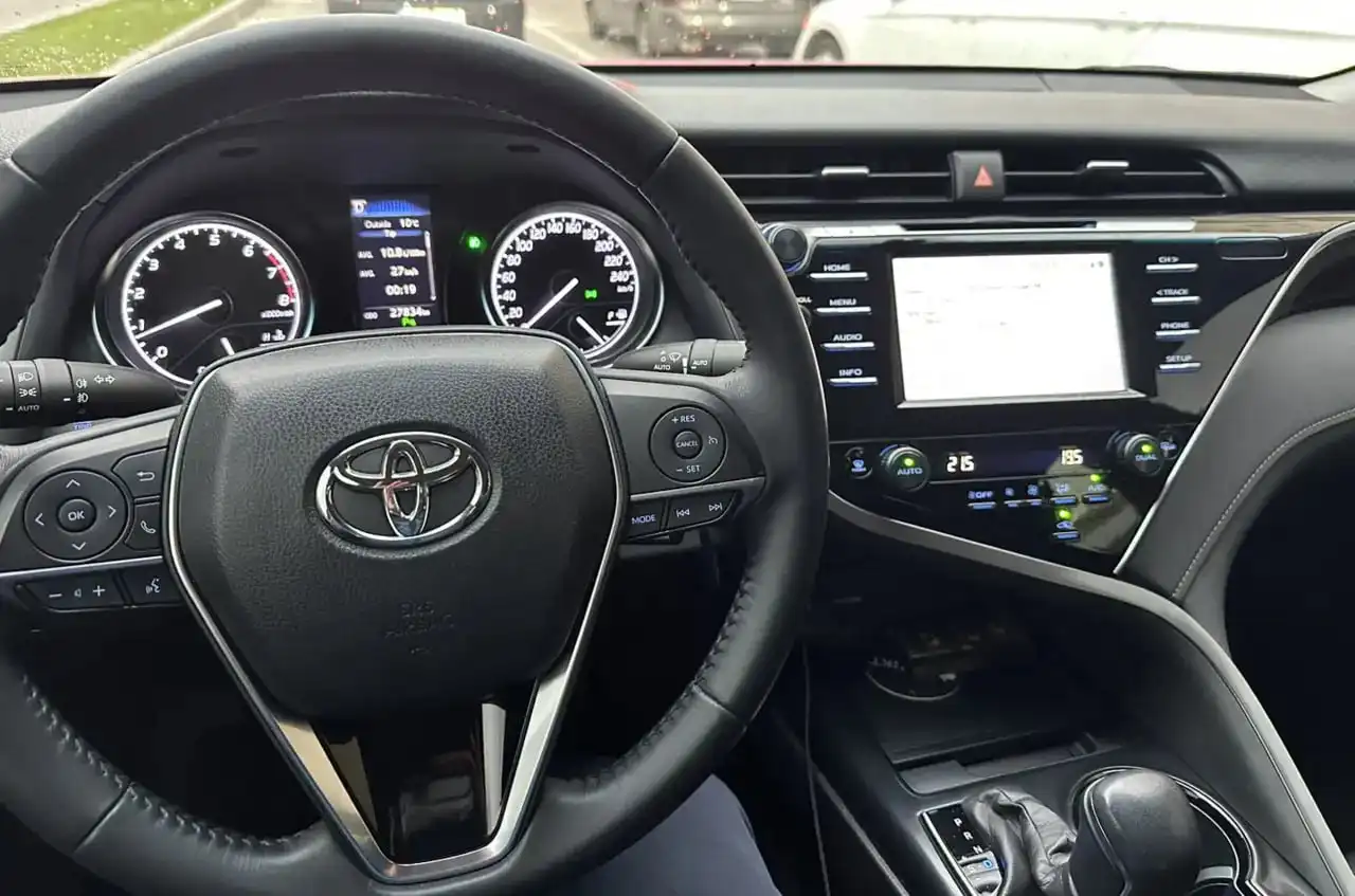 Toyota Camry 2.5 л автомат - Легковые автомобили (Авто) в Оренбург