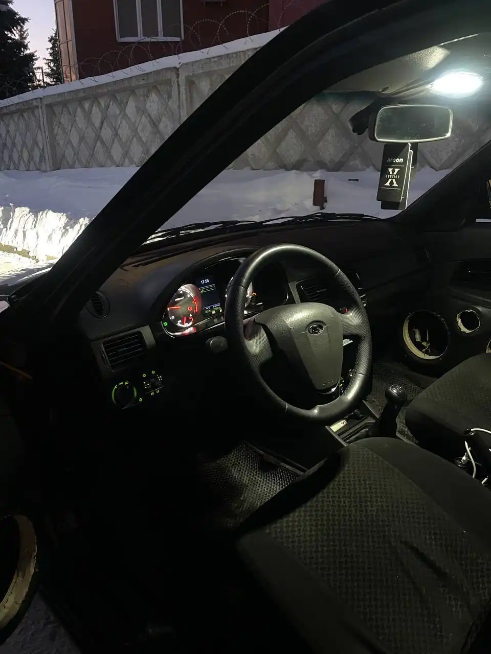 Продажа автомобиля Lada Priora 2013 года в люксовой комплектации - Легковые автомобили (Авто) в Казань