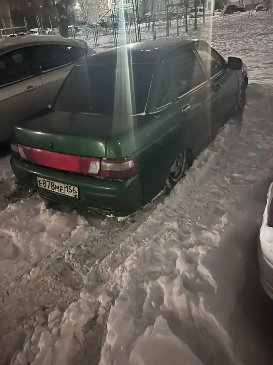 Автомобиль на посадке с документами и коробкой - Авто в Оренбург