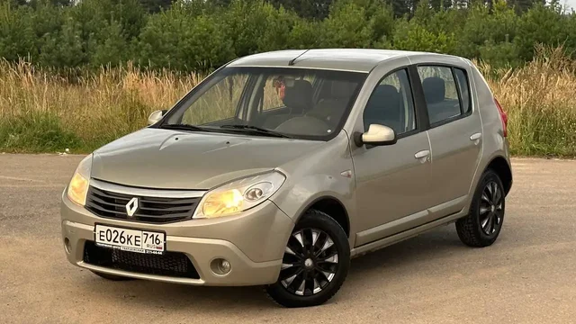 Продается Renault Sandero 2011 года - Обмен в Казань