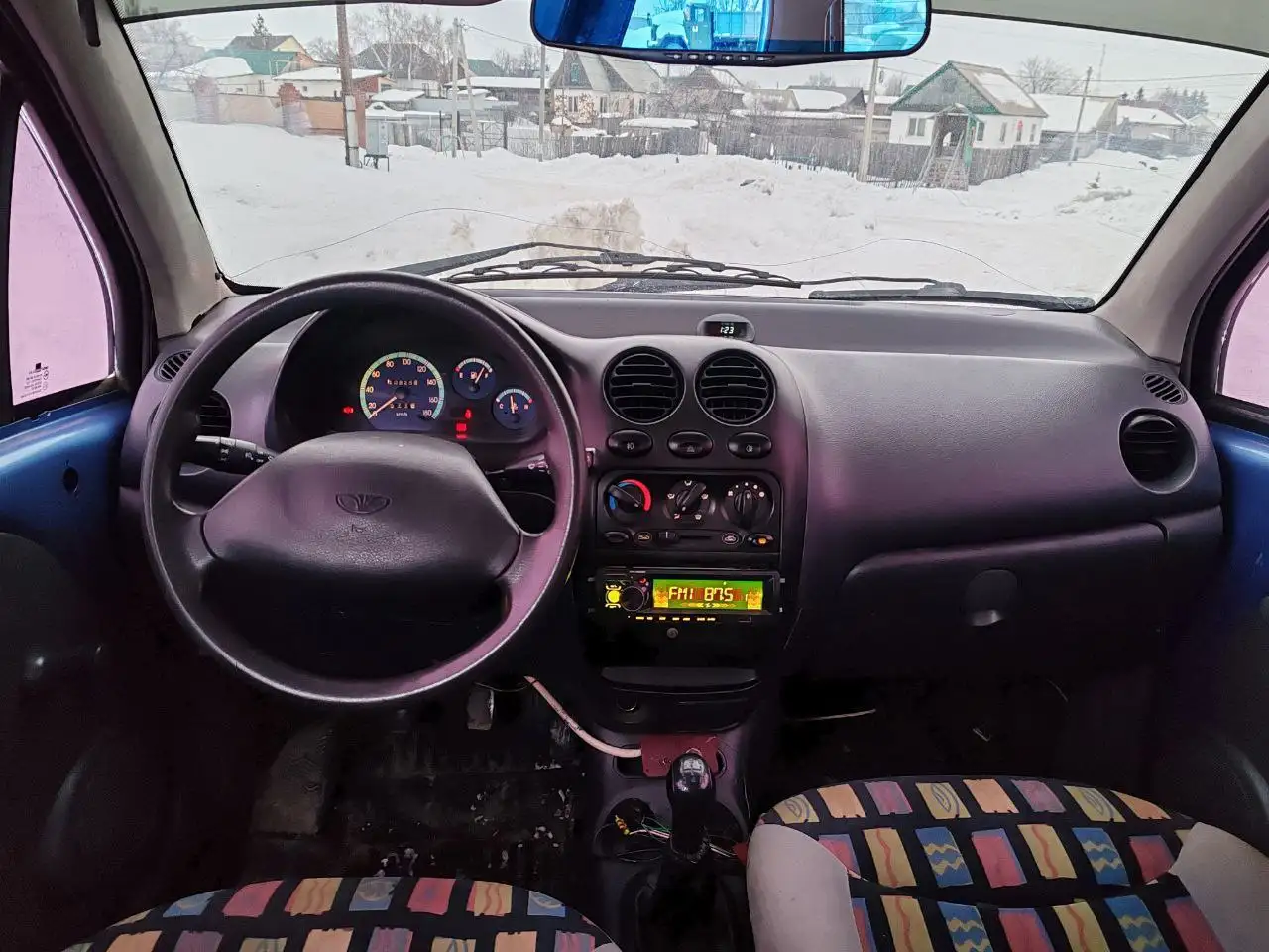 Продажа автомобиля с двумя комплектами колес и аудиосистемой - Авто в Оренбург