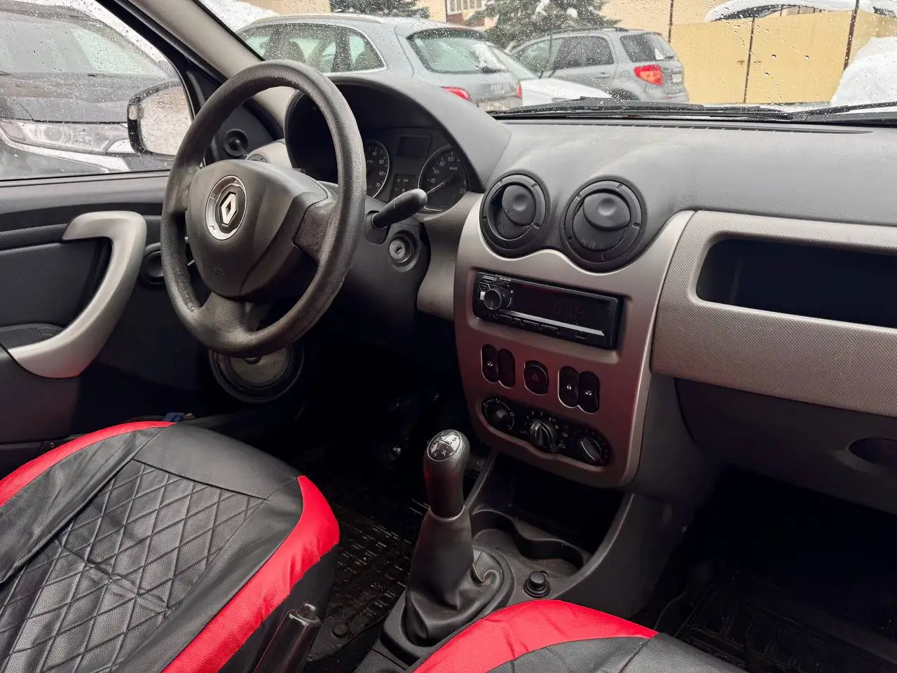 Renault Logan 2012 года в отличном состоянии - Легковые автомобили (Авто) в Казань