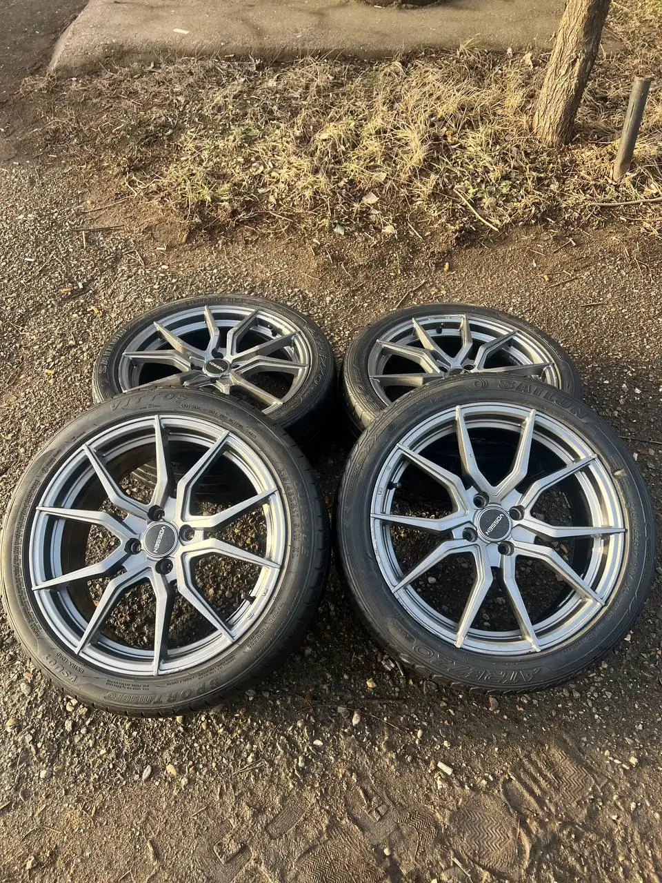 Продам комплект колес 215/45/17 - Колеса и диски (Запчасти) в Оренбург