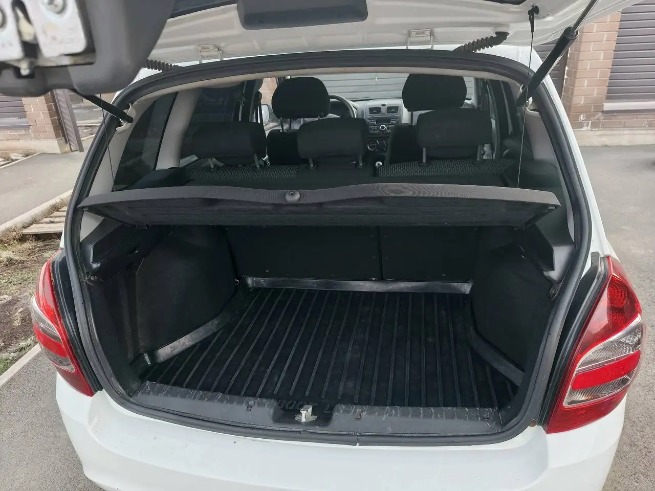 Продам Lada Калина 2014 года - Легковые автомобили (Авто) в Оренбург