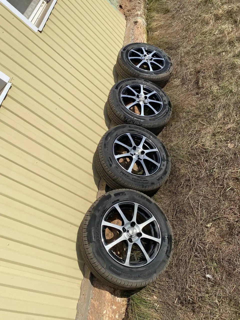 Продажа колес для автомобилей - Запчасти (Авто) в Оренбург