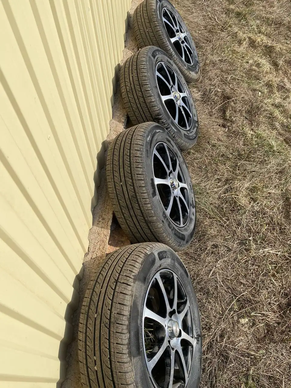 Продажа колес для автомобилей - Запчасти (Авто) в Оренбург