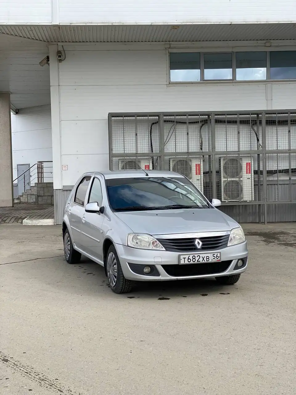 Продам Renault Logan 2013 г.в. в отличном состоянии - Легковые автомобили (Авто) в Оренбург