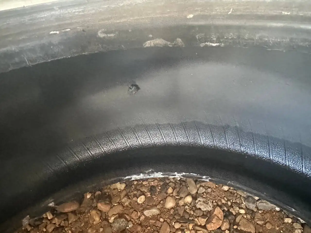 Два баллона R18 - Шины и диски (Запчасти) в Соль-Илецк