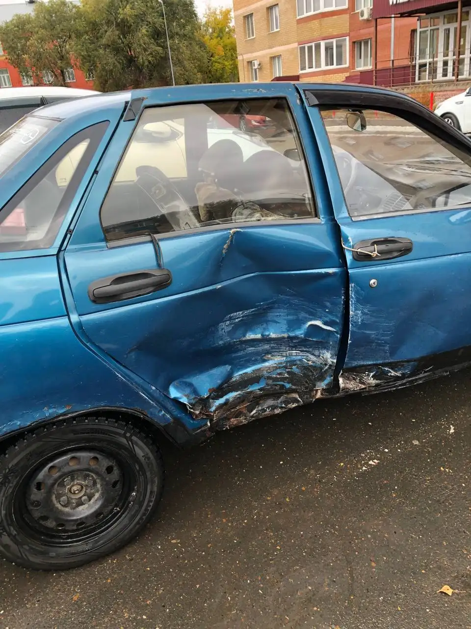 ВАЗ 2110 2001 г.в., инжектор 1.5, после ДТП, нужен ремонт - Авто в Оренбург