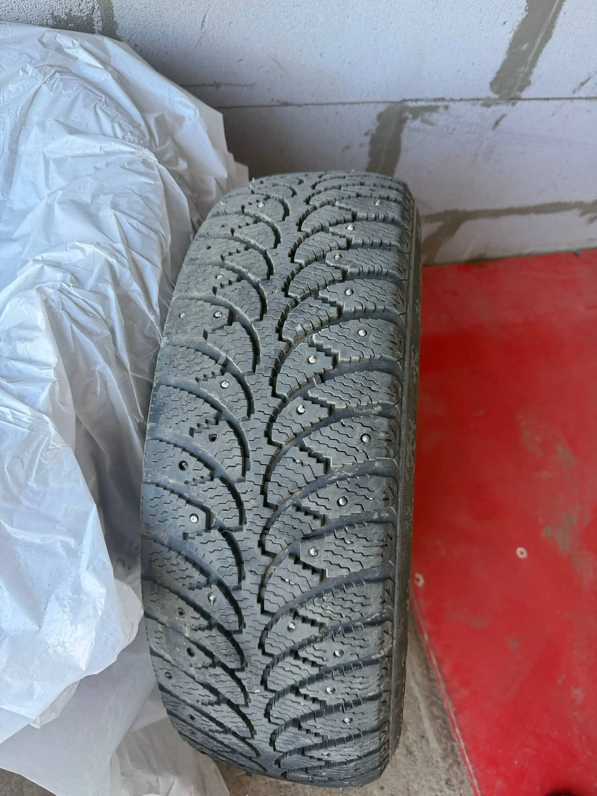 Продажа зимних шин R16 - Шины и диски (Авто) в Оренбург