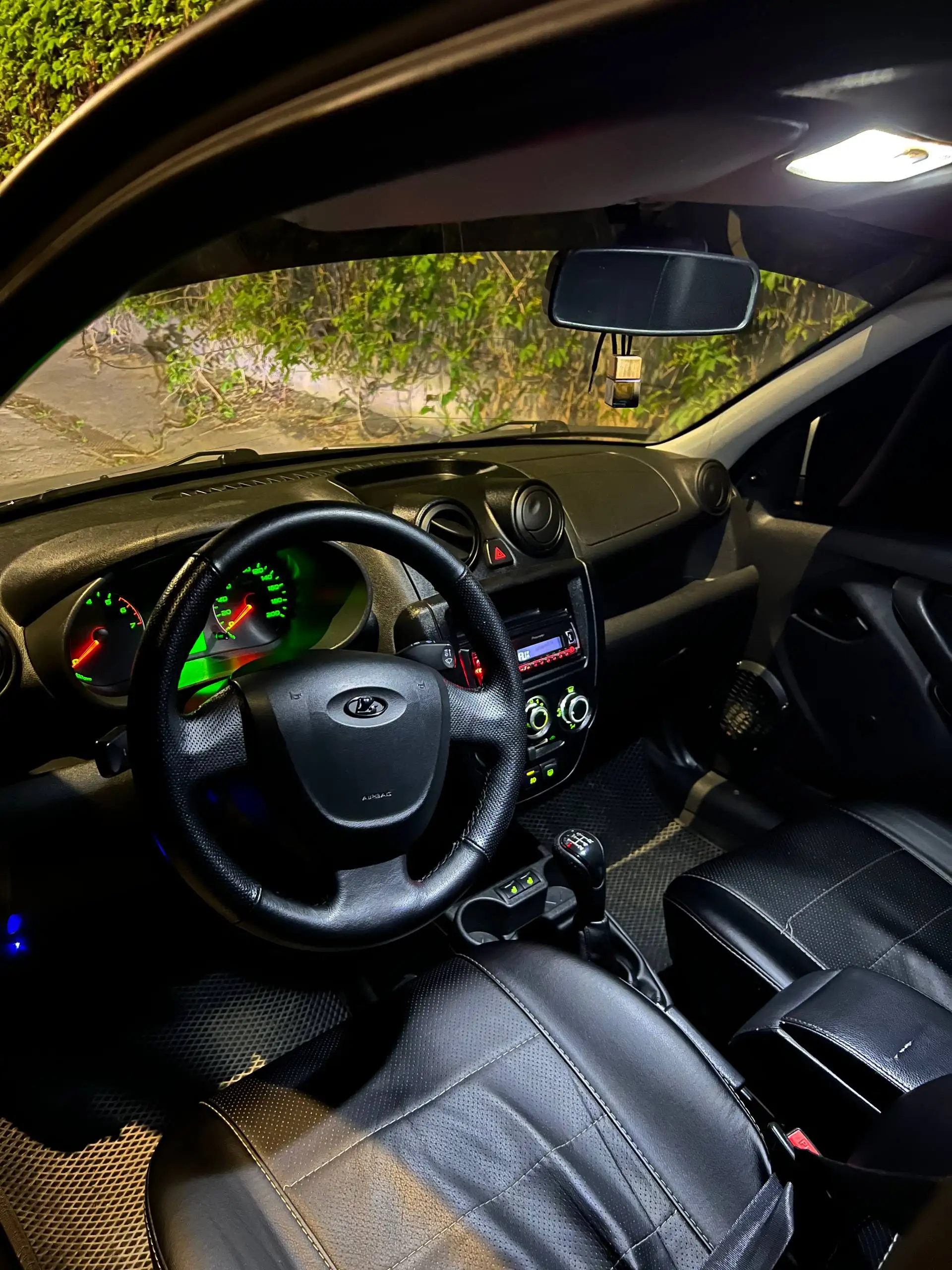 Продажа личного автомобиля 2016 - Легковые автомобили (Авто) в Оренбург