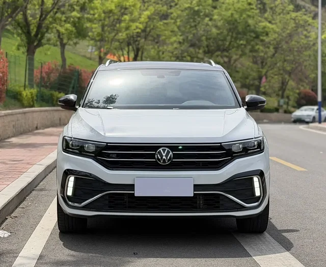 VW T-Roc R-line 2022 - Авто в Оренбург