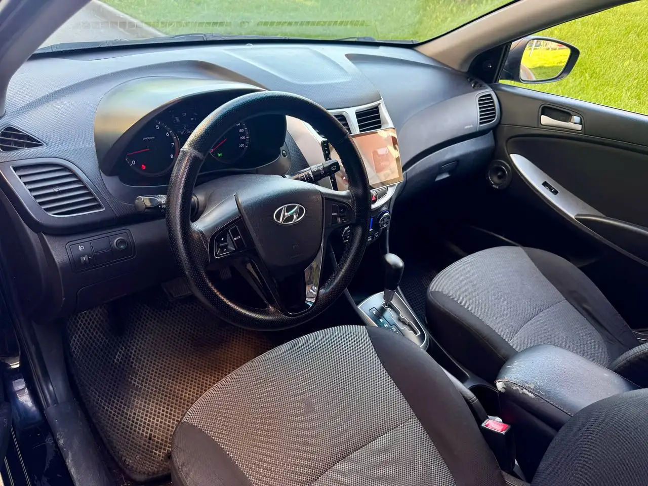Hyundai Solaris 2013, 1.6 AT - Hyundai Solaris (Авто) в Казань