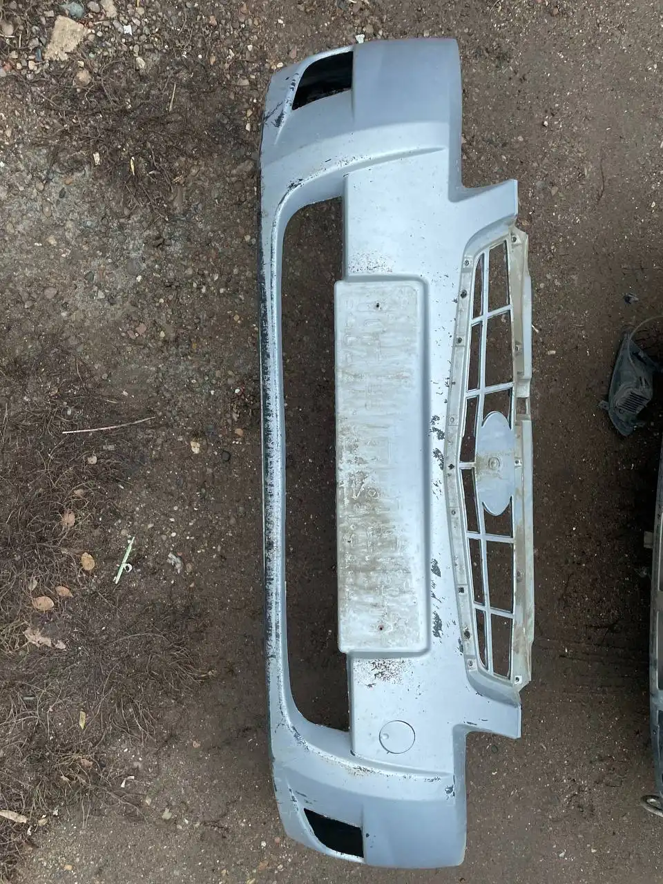 Продам летнюю резину и бампер Приора