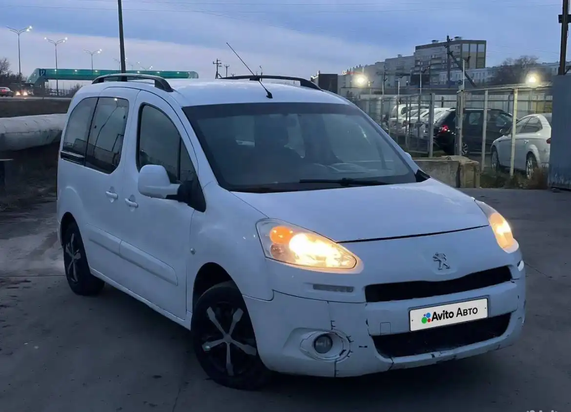 Продажа Пежо Партнёр 2012 года