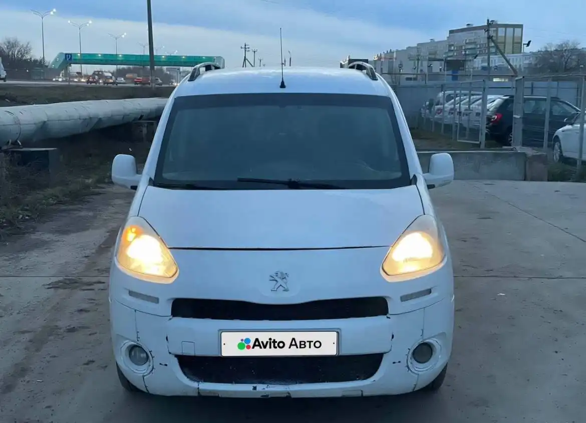 Продажа Пежо Партнёр 2012 года