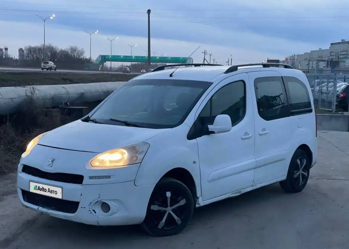 Продажа Пежо Партнёр 2012 года