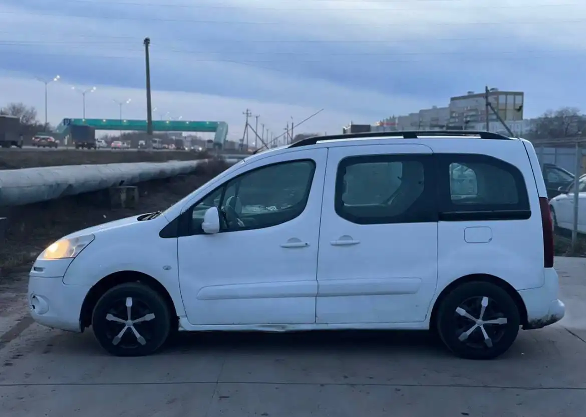 Продажа Пежо Партнёр 2012 года