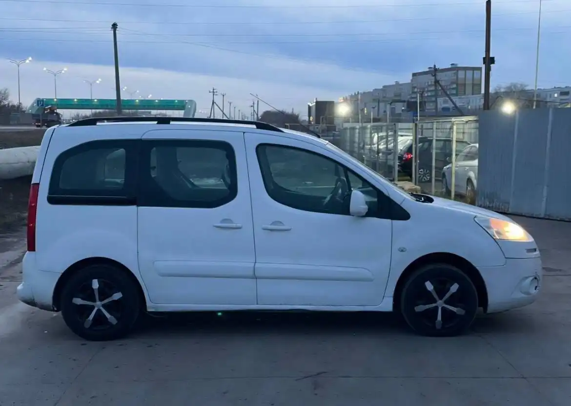 Продажа Пежо Партнёр 2012 года