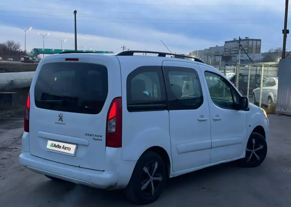 Продажа Пежо Партнёр 2012 года