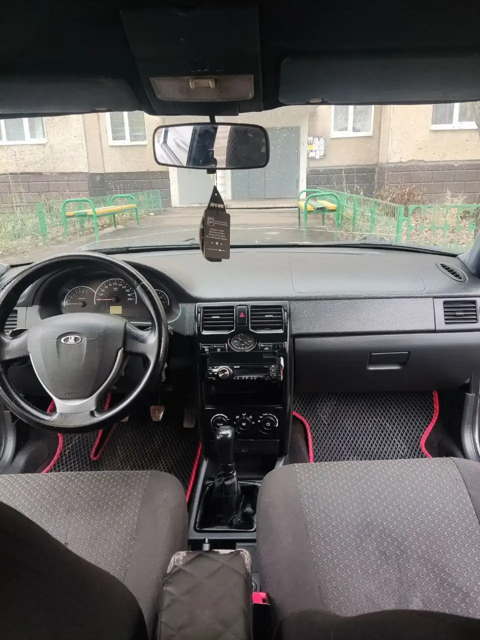 Продажа автомобиля Lada Priora 2013 года