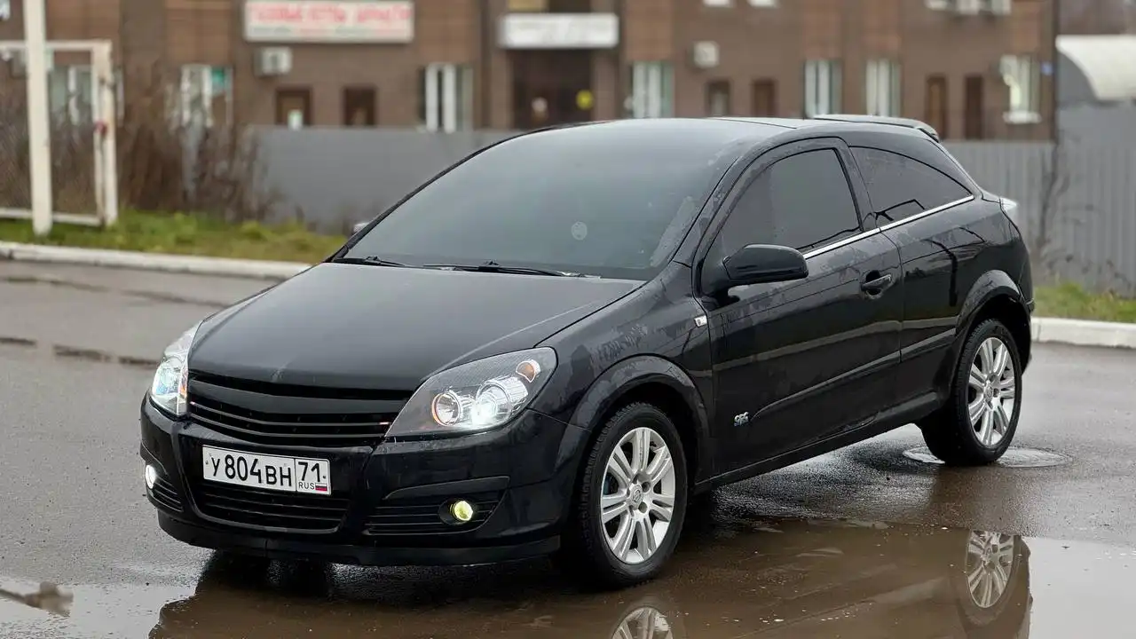 Opel Astra Gts 2008 года с панорамой и комплектацией Cosmo