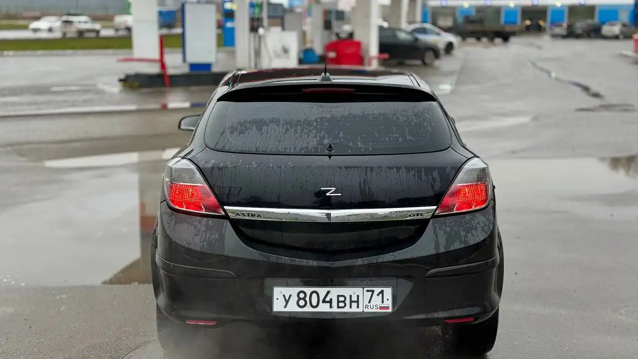 Opel Astra Gts 2008 года с панорамой и комплектацией Cosmo