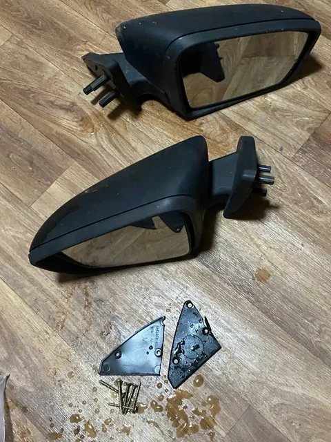 Продам зеркала на Гранту - Запчасти в Оренбург