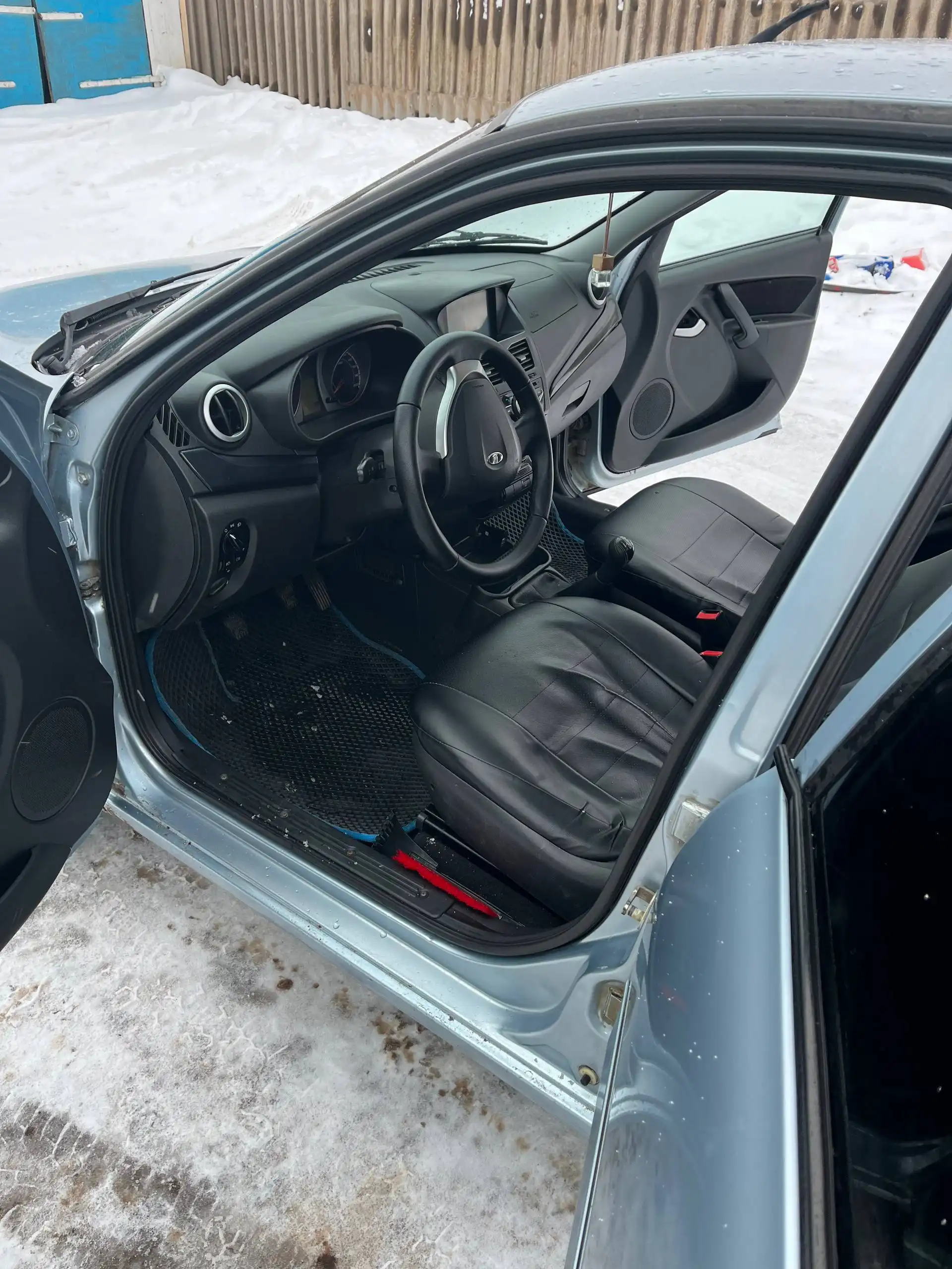 Продам автомобиль Полный люкс