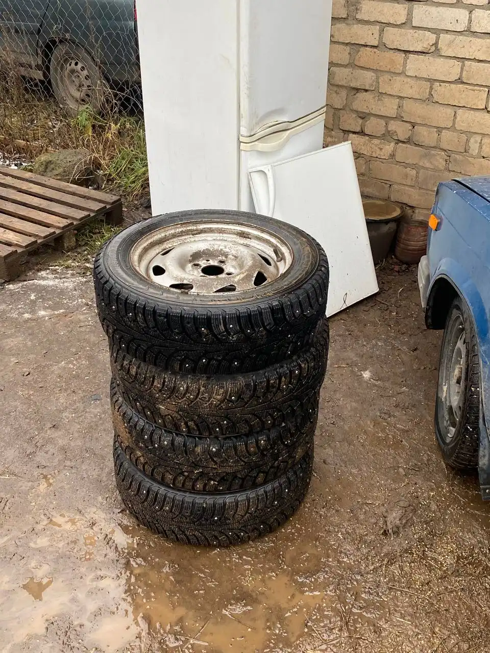 Продажа зимних шин и сабвуфера