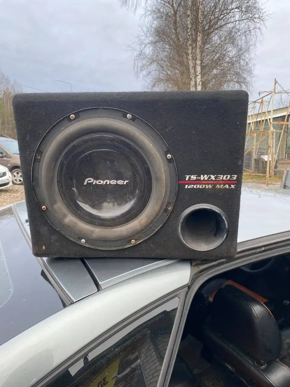 Продажа зимних шин и сабвуфера